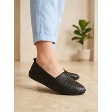 Beren Hakiki Deri Siyah Kadın Babet Ortopedik Taban Lazer Delikli Slip-On Comfort Ayakkabı