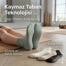 Kaymaz Tabanlı Yoga Pilates 4’lü Çorap, Silikon Tabanlı Esnek Bilekli Nefes Alan Ev ve Spor Çorabı