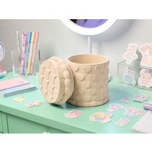 Popüler Sepet 3D Baskı Kabartma Kalp Desenli Kapaklı Kalemlik - Masaüstü Organizer - Bej