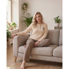 Temporium Kadın Kışlık Büyük Beden Curve Nakışlı Desenli Yakası Düğmeli Uzun Kollu Pijama Takımı