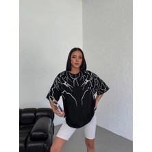 Kadın Yıldırım Şimşek Baskılı T-Shirt Kısa Kol Bisiklet Yaka Oversize Tişört - Siyah