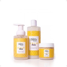 The Bath Factory Gold Aura Vücut Peelingi 300 gr + Gold Aura Duş Jeli 400 ml + Gold Aura Köpük Sabun