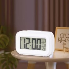 Mythriva Masa Saati Çalar LED Dekoratif Dijital Alarmlı Saat, 12/24 Dönüştürme Gece Görüşlü Yatak Başucu Saati Masa Saati LED Ekran Çalar Saat