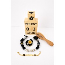 Shopfocus Kişiye Özel Isimli-Emzik 0-6 Aylık-Emzik Askısı Zinciri-Bebek Künye Bileklik Metal Olup Su Nem Ile Temas Ettirmeyiniz-Bebek Saç Fırçası Keçi Kılı Ahşap-Bebek Anı Küpü Ahşap Pürüsüz-Hediyelik-Anne