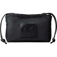 Calvin Klein Siyah Kadın Çapraz Çanta Nylon Drawstrıng Small Crossbody