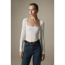 Vatkalı Kare Yaka Uzun Kollu Bodysuit