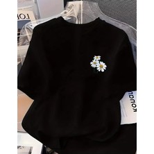 Oneagılyazı Yumuşak ve Rahat Yeşil Papatya Baskılı T-Shirt