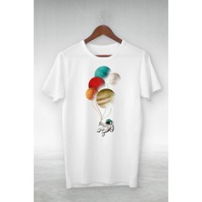 Vip Tasarım T-Shirt Viptasarımtshirt Unisex Beyaz Balloon And Astronot From The Planet Illustrasyon Tshırt