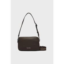 Calvin Klein Logolu Ayarlanabilir Askılı Çanta LV04F3656GBAL Kadın Çanta LV04F3656G Bal