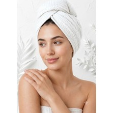 Beyaz Düğmeli Mikrofiber Saç Havlusu Bonesi – Banyo, Deniz ve Havuz Sonrası Hızlı Kurulama Saç Bonesi