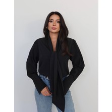 Esra Helvacı Yaka Fularlı Gömlek