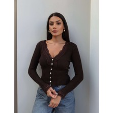 Esra Helvacı V Yaka Dantelli Triko Hırka