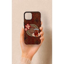 Vip Case iPhone 14 Uyumlu Halı ve Çay Desenli Silikon Kılıf