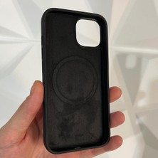 Store Iphone 13-14 ile Uyumlu Kadife Iç Yüzeyli Premium Silikon Kılıf Magsafe ile Uyumlu Kablosuz Şarj Destekli Darbe Emici Yumuşak Dokulu Koruma Tasarımlı Telefon Kılıfı Lacivert