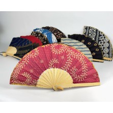 Bak Gel Al Vintage El Yapımı Bambu Saplı Kumaş (M Boy) Yelpaze, Renkli ve Batik Desenli Katlanabilir Model