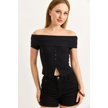 Juuuj Siyah Fitilli Örme Kumaş Kayık Yaka Kısa Kollu Önü Düğme Detaylı Slim Fit Esnek Bluz