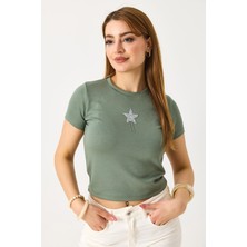 Juuuj Yeşil Örme Kumaş Bisiklet Yaka Kısa Kollu Crop Form Yıldız Taş Işlemeli Detaylı Bluz