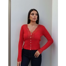 Esra Helvacı V Yaka Dantelli Triko Hırka
