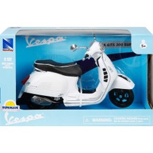 New Ray Toys Vespa GTS 300 Süper Motor 1/12 Die-Cast Motosiklet 20 cm Ayrıntılı Tasarım