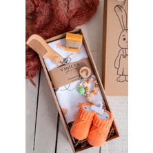 Vanilya Gift And More Yenidoğan Kız Bebek Hediye Seti- Minik Kuş ve Gökkuşağı-Hoşgeldin Bebek Hediyesi