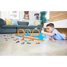 MarkEntegra Üçlü Çember Paketi Oyuncak Araba ve Pist Seti, 1:64 Ölçek