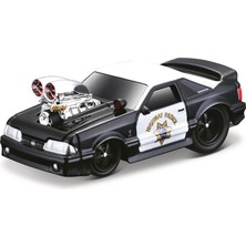 Maisto Muscle Machines 06 - 1993 Ford Mustang Svt Cobra Model Araba 1/64