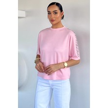 Gülseli Kadın Omuzlar Metal Taşlı Oversize Bluz P-00022205