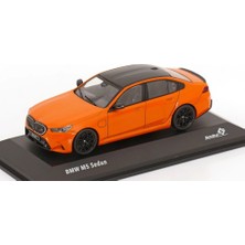 1:43 Ölçek Solido 2024 Bmw M5 Sedan – Fire Orange Iıı Diecast Metal Minyatür Model Araba 10CM