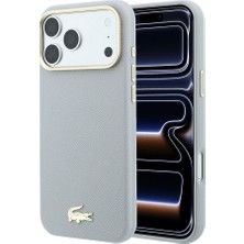 iPhone 18 Pro Kılıf Lacoste Lisanslı M-Safe Pvc Yarı Pike Ikonik Timsah Dokuma Logolu Kapak Açık Gri