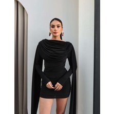 Esra Helvacı Drapeli Omuz Pelerinli Mini Elbise