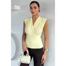 Gülseli Kadın Omuz Vatkalı Kruvaze Yaka Bluz P-00020981