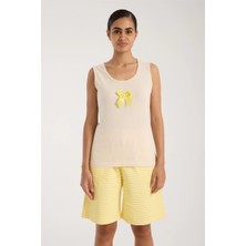 Veralya Kadın Beyaz Kurdele Detaylı Sarı Çizgili Şortlu Pijama Takımı