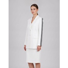 Crystalia Kadın Beyaz Kolları Siyah Şerit Detaylı Klasik Yaka Blazer Ceket