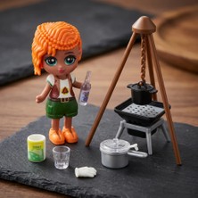 Piknik Oyuncak Koleksiyon Figürü - Little Corner Mangal Ustası Kız Figürü