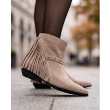 Futsi Shoes Camelot Bej Hakiki Süet Deri Püskül Detaylı Kadın Kısa Topuklu Bot