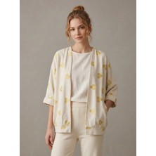 Crystalia Kadın Ekru Sarı Çiçek Desenli Dokulu Kumaş Kısa Kimono Hırka