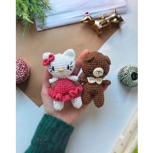 Design By Oykum Amigurumi  Örgü Hayvan Oyuncak Uyku Arkadaşı (Hello Kitty, Ayıcık)