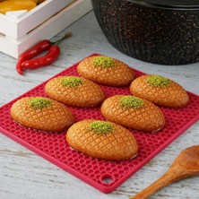 Store Kare Silikon Nihale/kalbur Altlığı – Isıya Dayanıklı, Kaymaz, Çok Amaçlı Mutfak ve Tezgâh Koruyucu, Karışık Renk