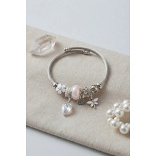 Inure Jewelry Beyaz Kristal Kalp Charmlı Gümüş Renk Bileklik