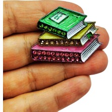 BB Bi Butik Shop Kitap Aşkı Broşu – Renkli Taşlı Kitap Figürlü Zarif Takı