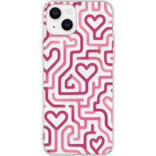 MONOFLEX iPhone 13 Uyumlu Pembe Kalpli Labirent Desenli Şeffaf Telefon Kılıfı