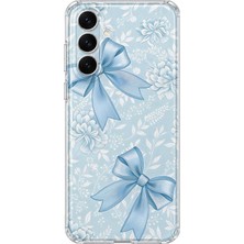 MONOFLEX Samsung Galaxy S26 Plus Uyumlu Mavi Kurdele ve Çiçek Desenli Şeffaf Telefon Kılıfı