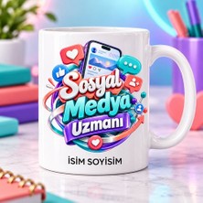 Sosyal Medya Uzmanı Kupa Bardak Telefon ve Etkileşim Simgeleri Tasarımı