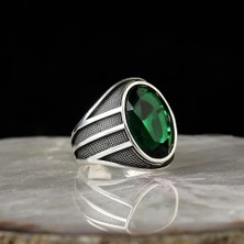 Mirari Jewelry Zümrüt Renkli Zirkon Taşlı Oval Kesim Çizgi Detaylı Modern Erkek Yüzük | Premium 0,40 Mikron Gümüş Kaplama