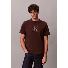 Calvin Klein Erkek Normal Kesim Yuvarlak Yakalı Ck Logo Baskılı Pamuklu Kısa Kollu Kahverengi T-Shirt LV04RB862G-2IN
