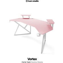 Karr Gaming Vortex 25MM Kanatlı Oyuncu Masası | Pembe Karbon Fiber Kaplama | Raflı Oyuncu Masası