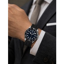 Pierre Cardin Damat ve Takım Elbiseye Özel 2 Yıl Garantili Silikon Kordon Erkek Kol Saati VS.BLKT.1226