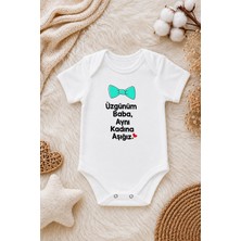 Perfect Mega Store Bebek Esprili Yazılı Zıbın – Üzgünüm Baba Aynı Kadına Aşığız Baskılı Kısa Kollu Bebek Body