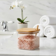 Mabelme Store Prime 600 ml Bambu Kapaklı ve Kaşıklı Kare Cam Kavanoz, Vakumlu Ahşap Kapaklı Baharatlık, Kendinden Kaşık Yuvalı Şeker, Kahve ve Banyo Tuzu Saklama Ka