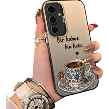 HONTINGA Samsung Galaxy S24 Fe ile Uyumlu Kılıf Silikon Kenar Sert Arka Kamera Koruyucu Basitlik Anti Düşme Kamera Sevgili Çift Kılıf Türk Kahvesi Desen Couple Telefon Kılıfı K1-2497